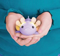 Fingerlings Axoloti Lilla – Din interaktive, lysende ven
