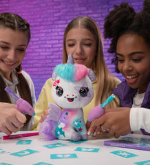Airbrush Plush Unicorn med Neon farver.