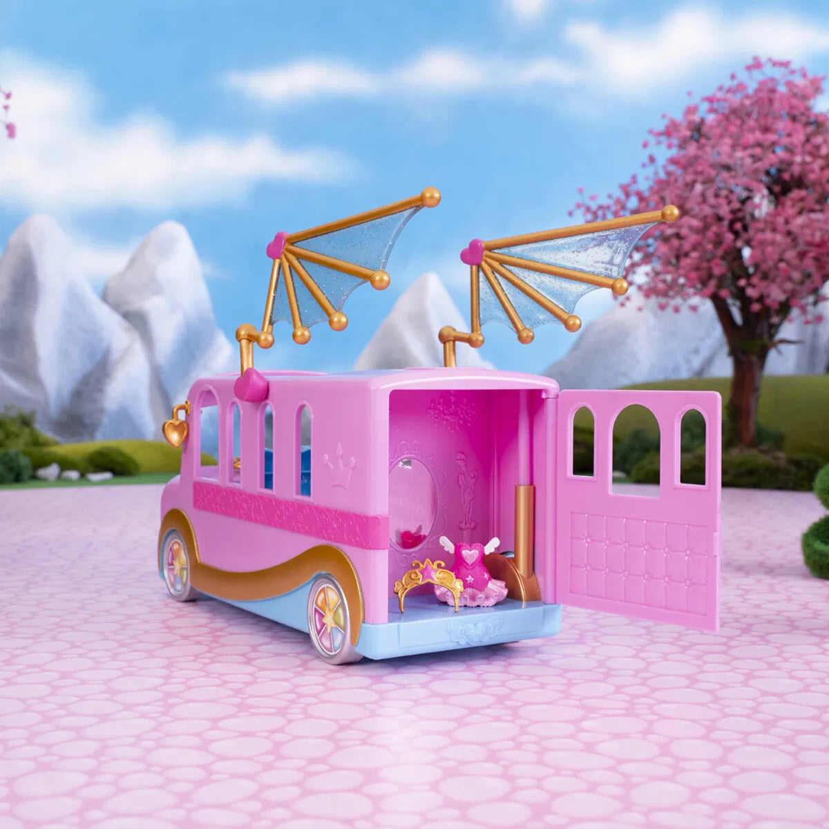 Royale High Bus & Glam Closet