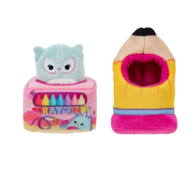 Squishmallows, som  kommer med 2 dele tematilbehør
