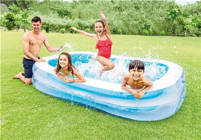 Intex oppustelig badebassin på 770 liter.